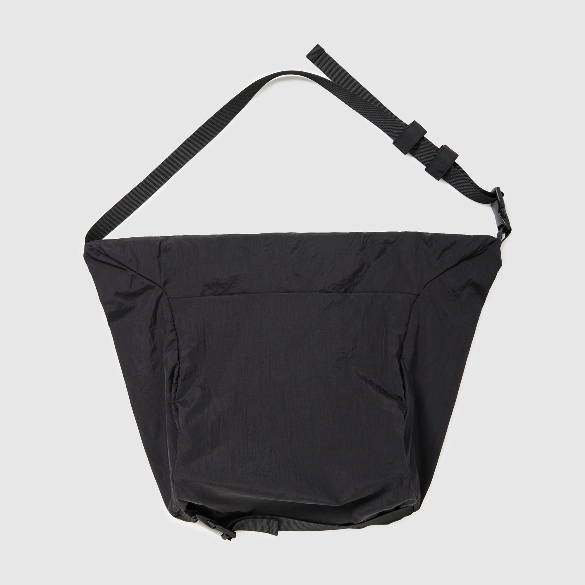 VET. NYLON SHOULDER BAG